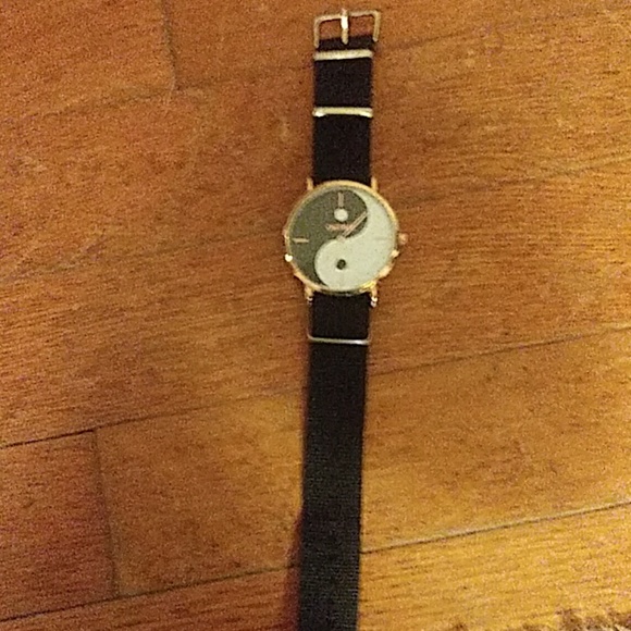 Watch - Picture 2 of 3